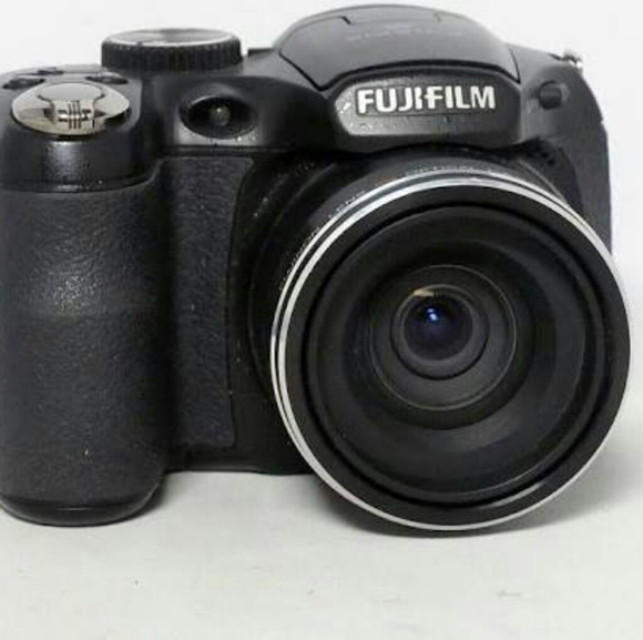 Fujifilm Finepix 1900s. - Picture 2 of 2